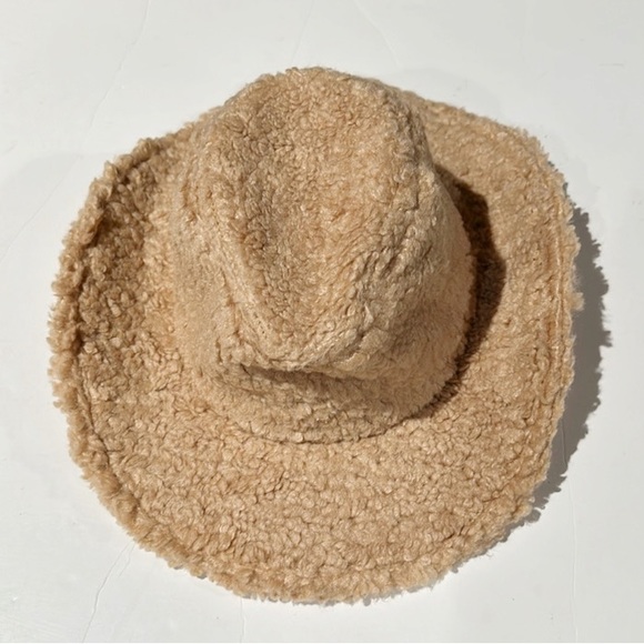 - SOLD - NEW UO Sherpa Cowboy Hat - Picture 2 of 6